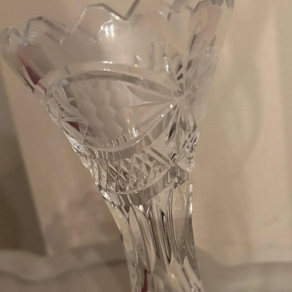 Vintage 24% lead crystal etched hand cut vase sawtooth 9